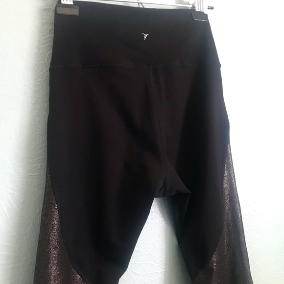 Active by Old Navy Black and Metallic Gold Leggings Full Length Size M - Picture 4 of 8
